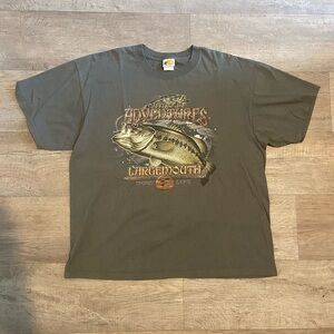 Green Bass Pro Shops Men’s T-Shirt Size XL.